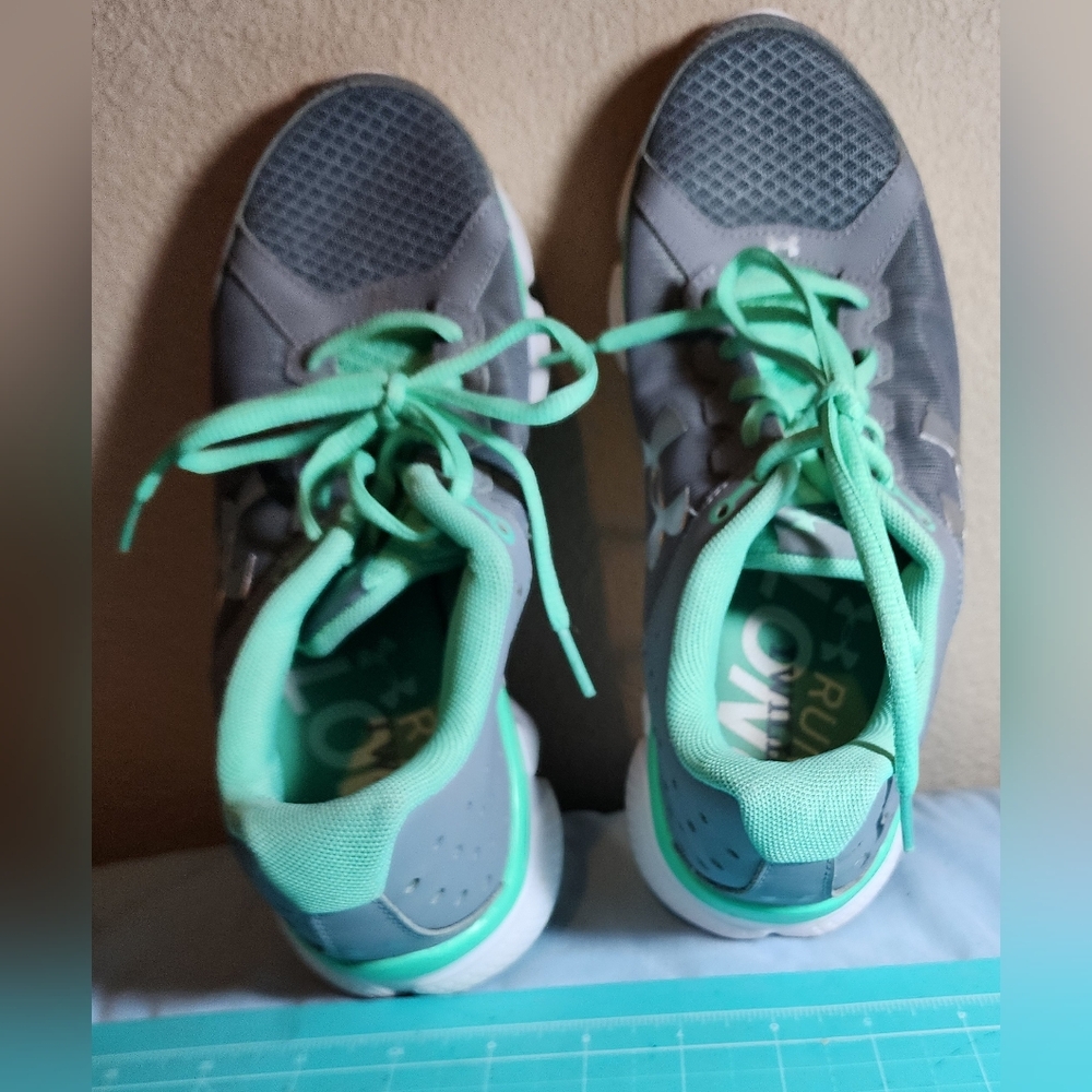 Under Armour WOMENS Gray Green Lace Up I Will Run Long Running Shoes Sneakers 9